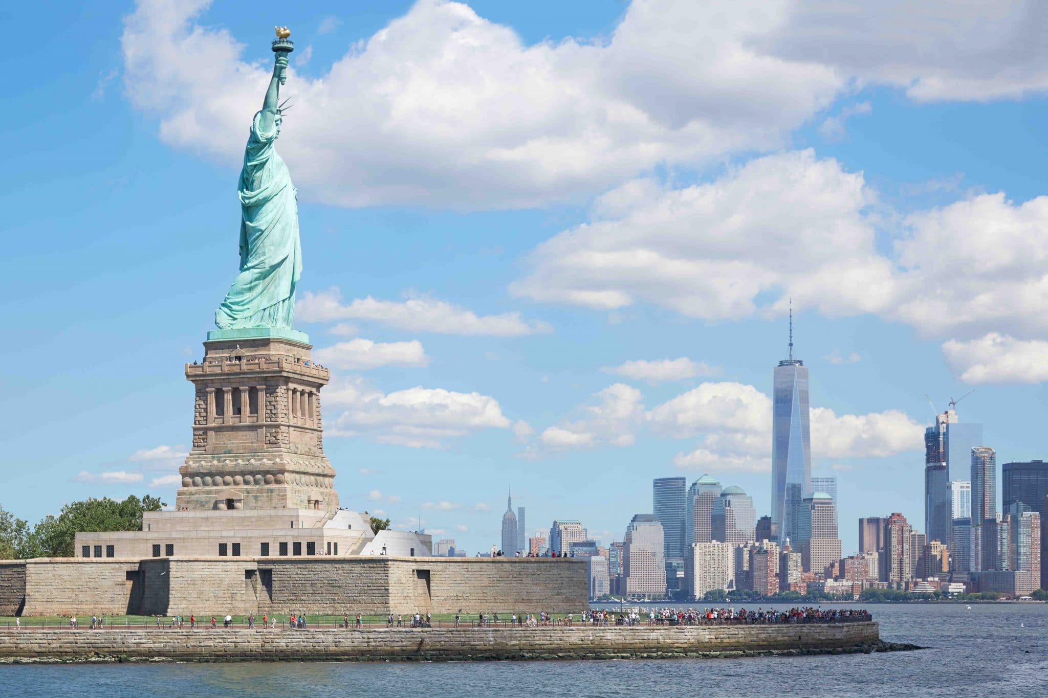 Picture of the statue of liberty illustrating the immigration services that The Law Office of Arturo Martinez offers.